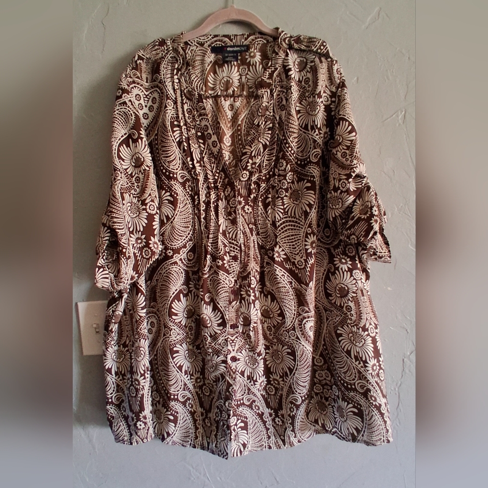 Denim 24/7 Brown and White Floral Top
